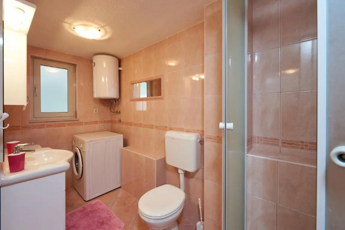 Studio Apartment In Mastrinka With Loggia, Air Conditioning, Wifi, Washing Machine 5159-1 트로기르 크로아티아